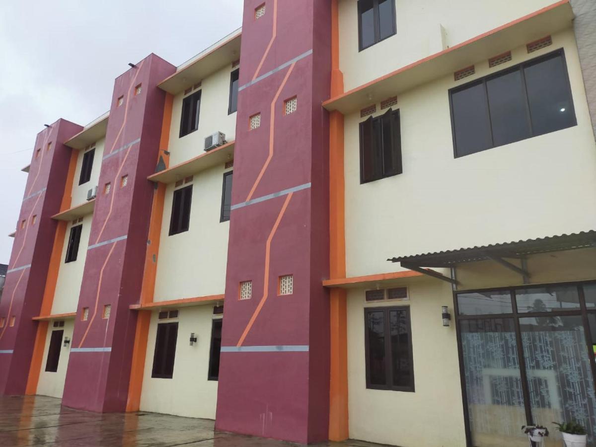 Oyo 3373 Favour Hotel Pagaralam Exterior foto