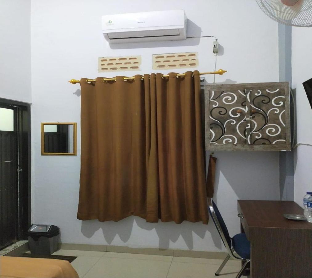 Oyo 3373 Favour Hotel Pagaralam Exterior foto