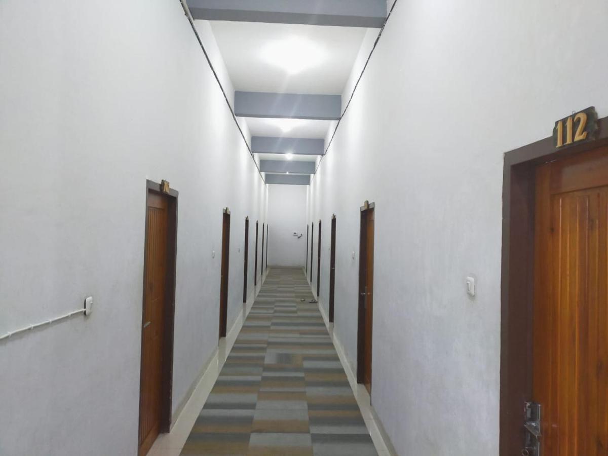 Oyo 3373 Favour Hotel Pagaralam Exterior foto